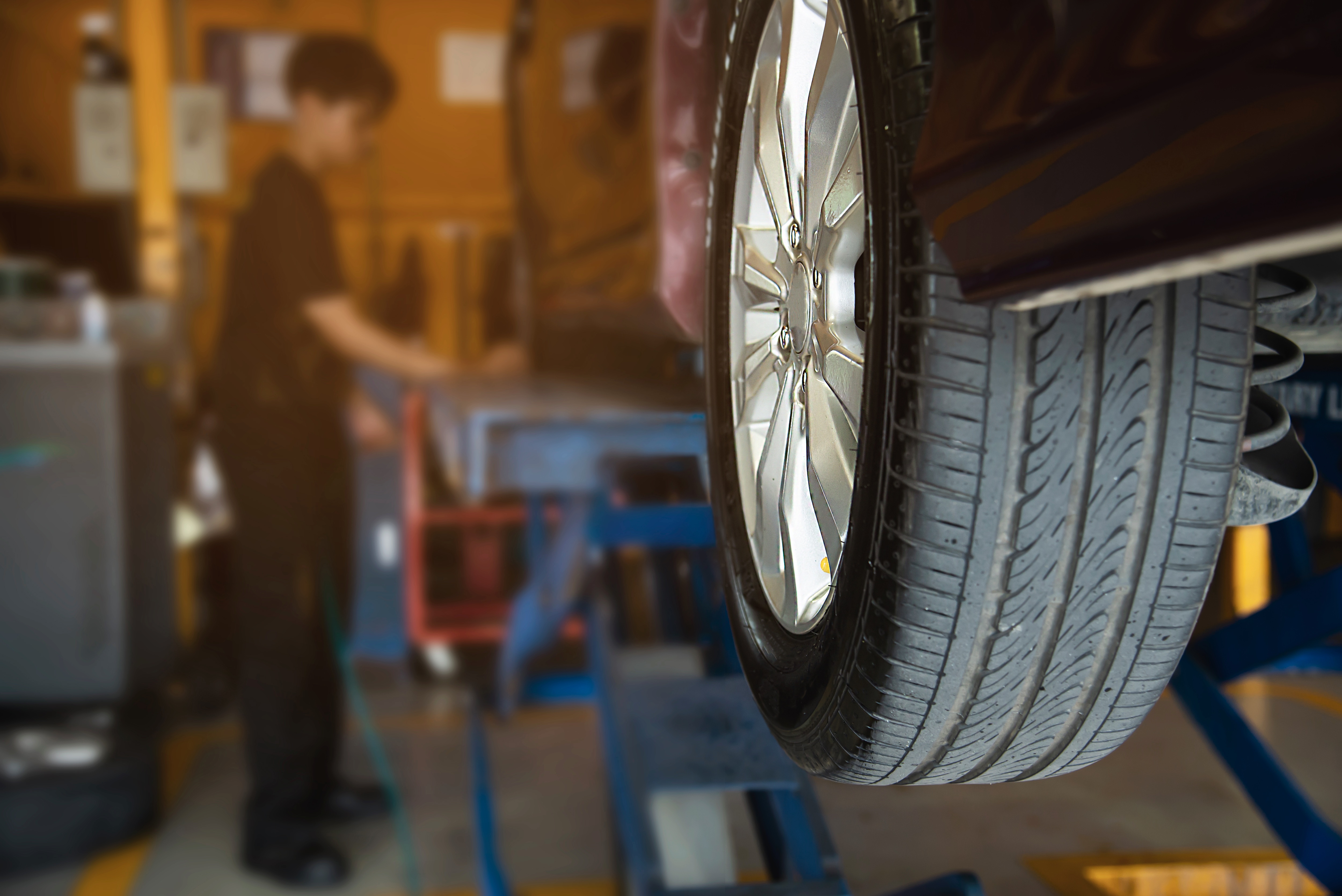 Top Wheel Alignment Signs, Benefits & Service Guide